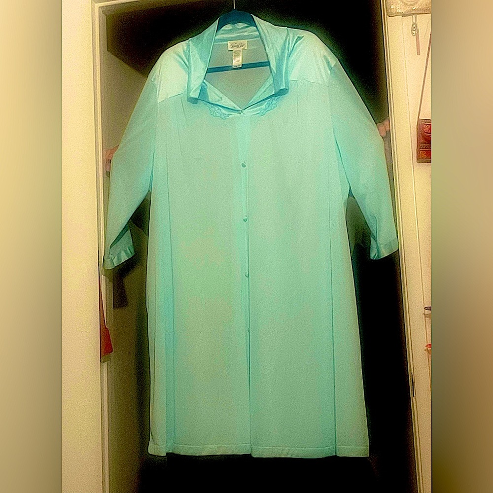 Vanity Fair VTG nylon robe satin trim knee long button front green embroidered